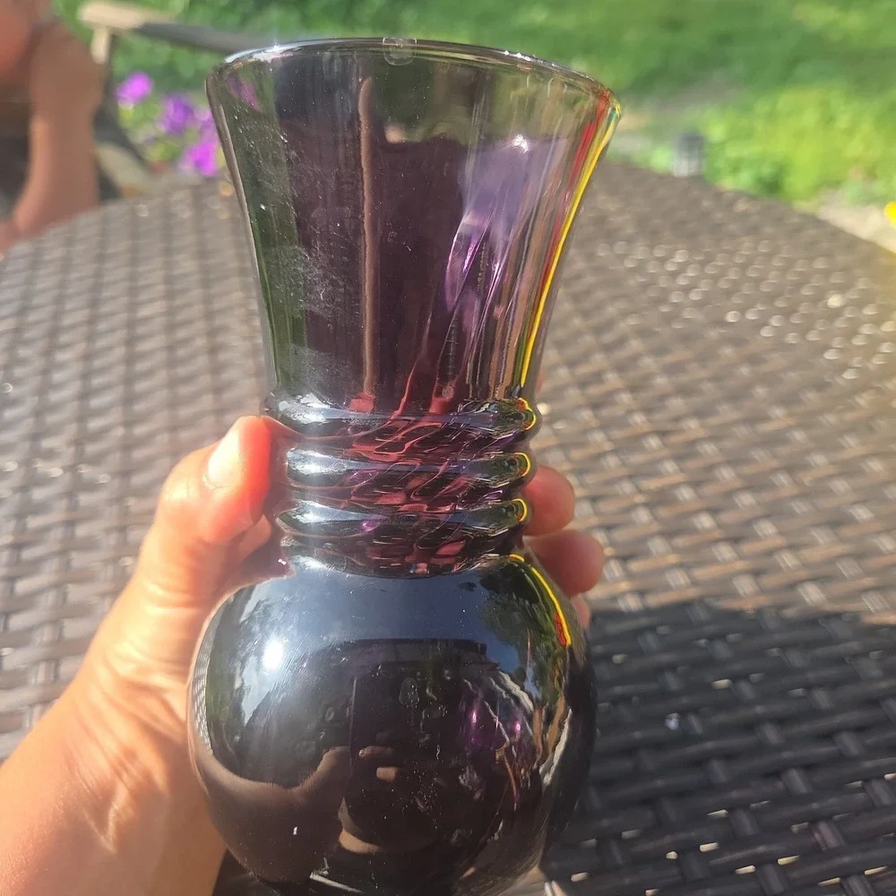Vintage Indiana Glass Vase Purple Amethyst Plum Swirl W/Center Rings ~6.5